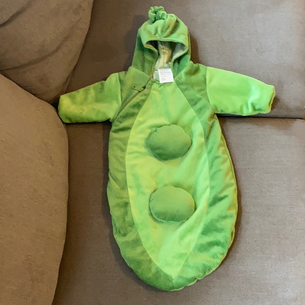 Pea in a Pod Baby Costume